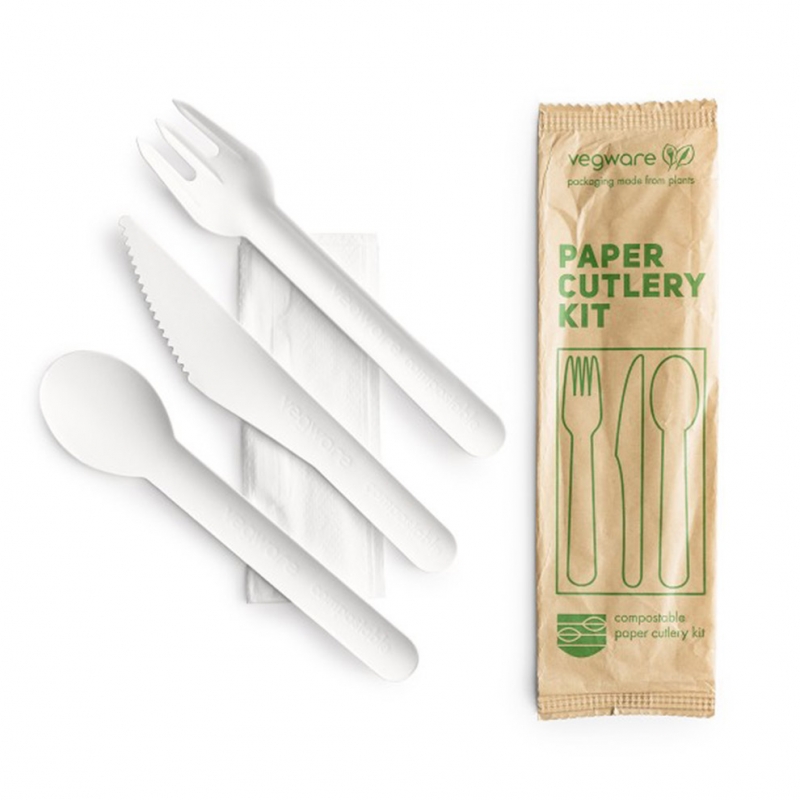 Set forchetta+coltello+cucchiaino in carta laminata pressata cm 15,5 con tovagliolo